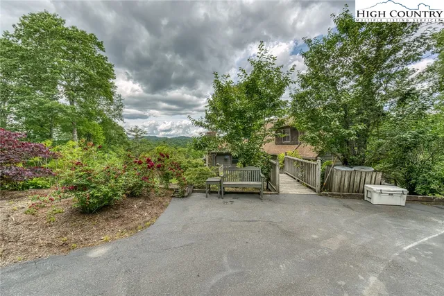 $1,455,000 | 183 Windshaken Lane, Newland, NC 28657