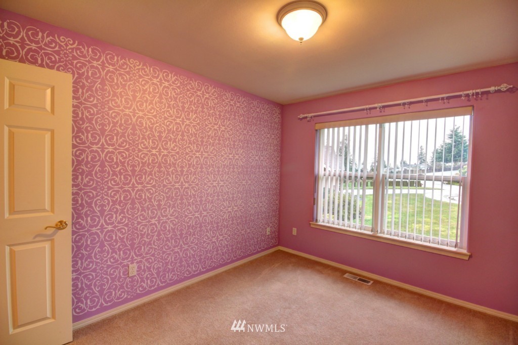1402 Edwards Street Bellingham, WA 98229 - Photo 13 of 25 Gallery Image 13