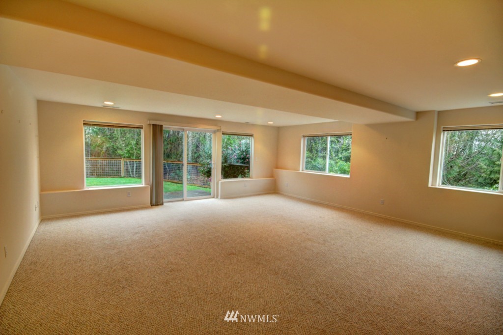 1402 Edwards Street Bellingham, WA 98229 - Photo 16 of 25 Gallery Image 16