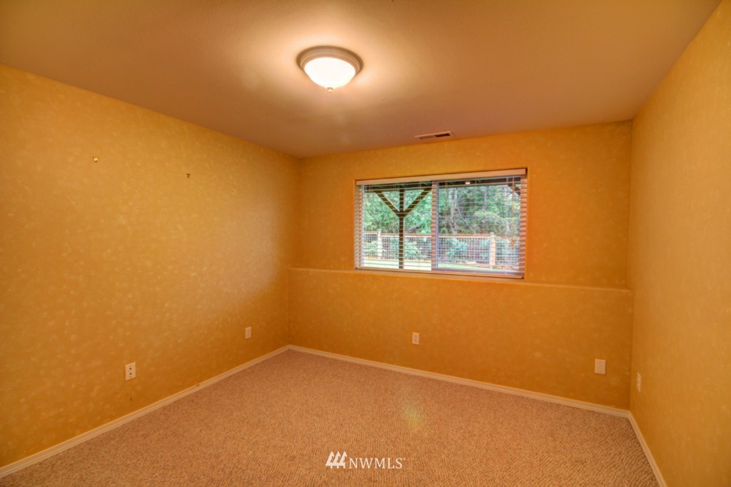 1402 Edwards Street Bellingham, WA 98229 - Photo 19 of 25 Gallery Image 19