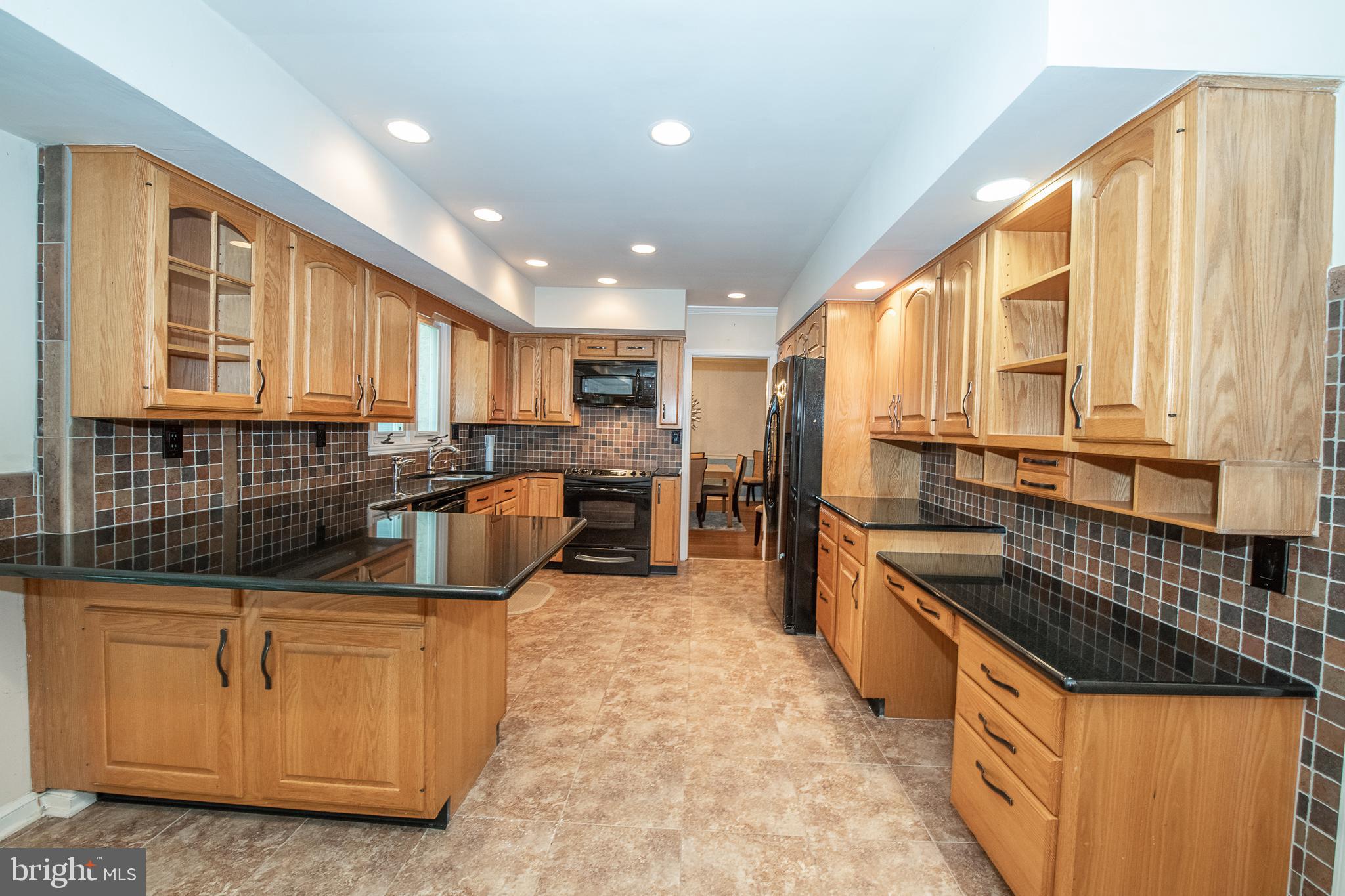 Large Eat in Kitchen