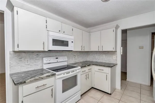 $1,800 | 21425 Southwest Plantation Street, Dunnellon, FL 34431