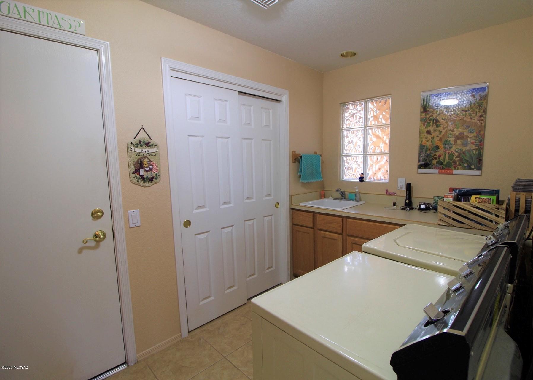 1669 East Crown Ridge Way Tucson, AZ 85755 - Photo 19 of 29