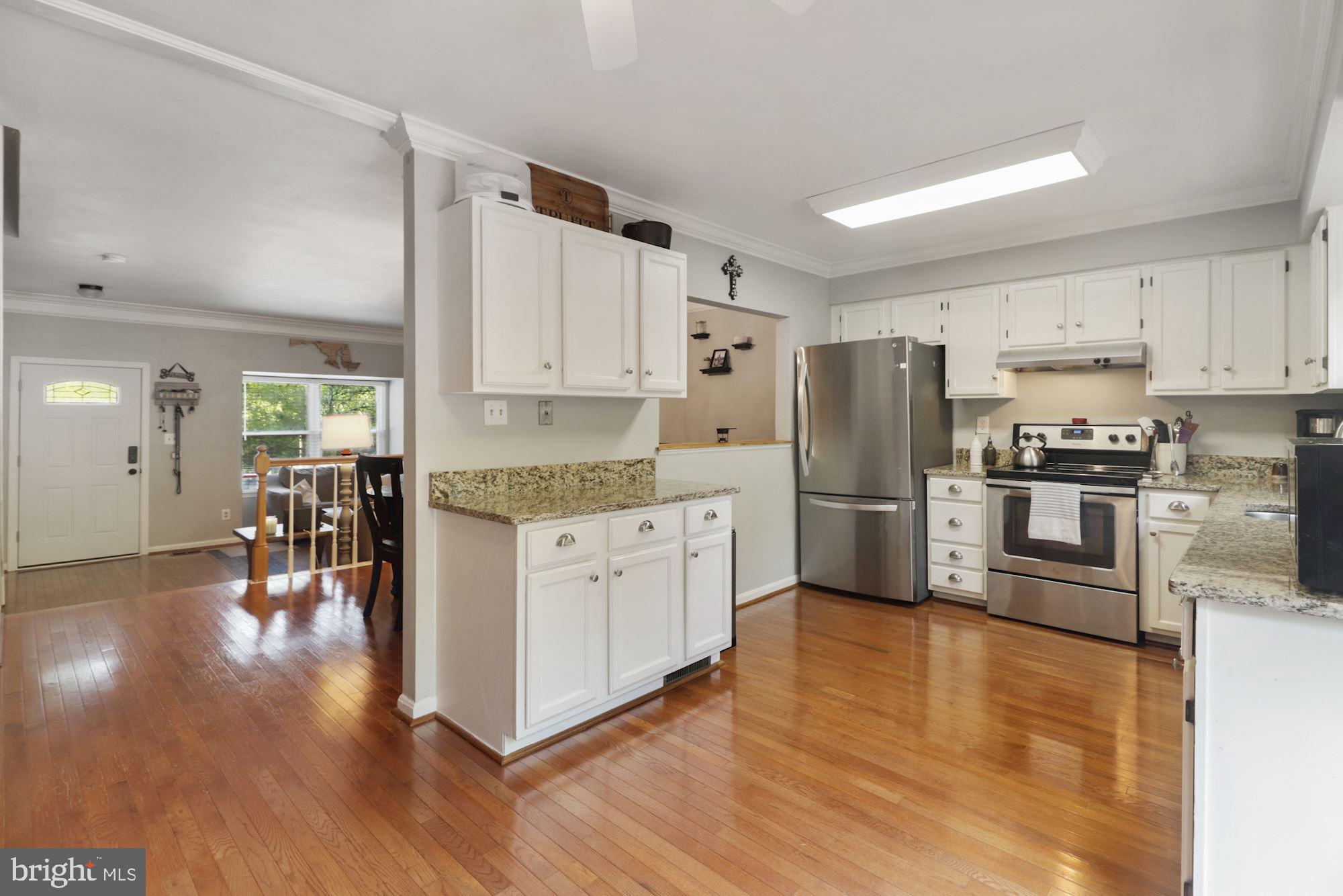 18 Winehurst Road Catonsville, MD 21228 - Photo 6 of 35 Updated kitchen with stainless steel appliances