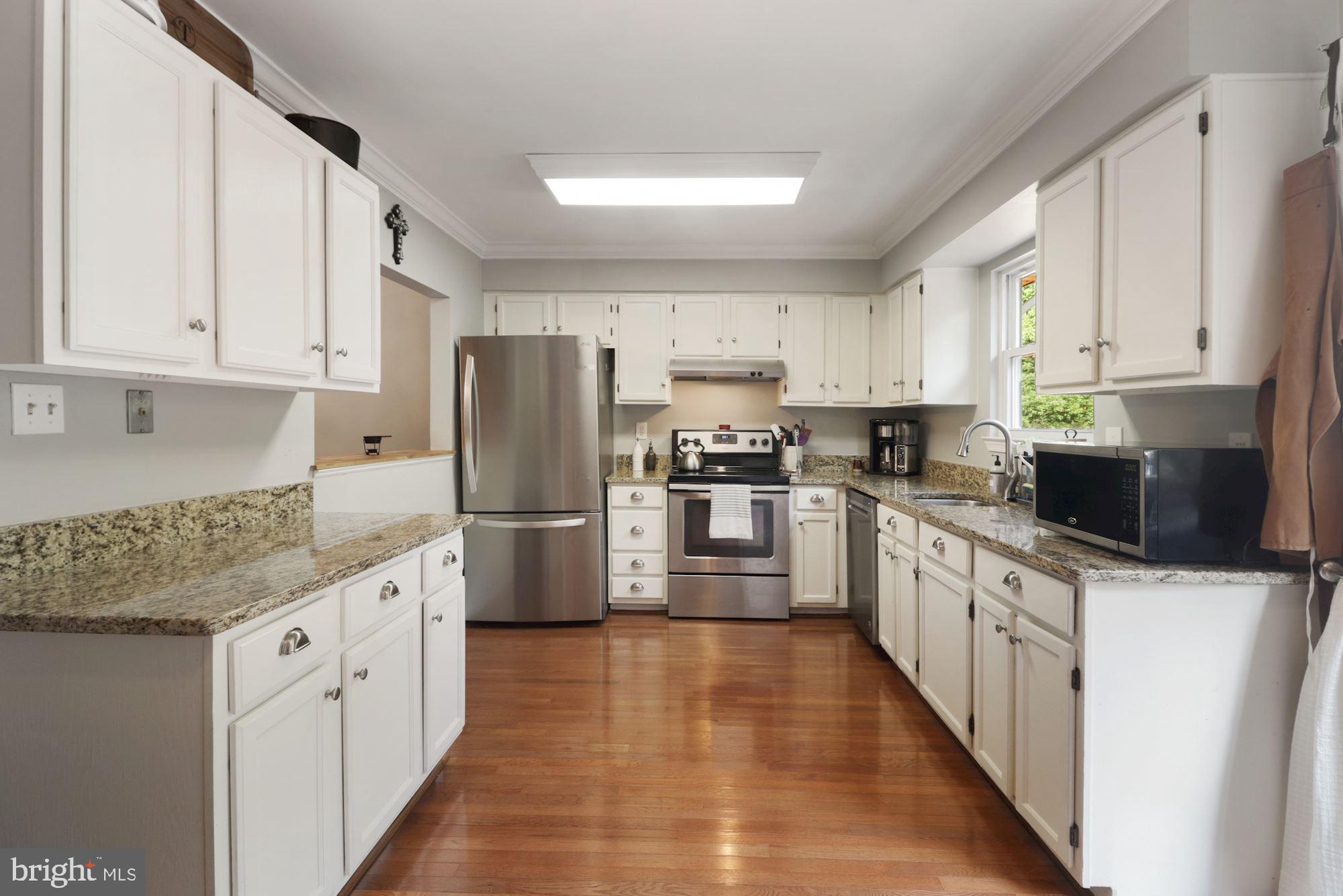 18 Winehurst Road Catonsville, MD 21228 - Photo 7 of 35 Tons of counter space