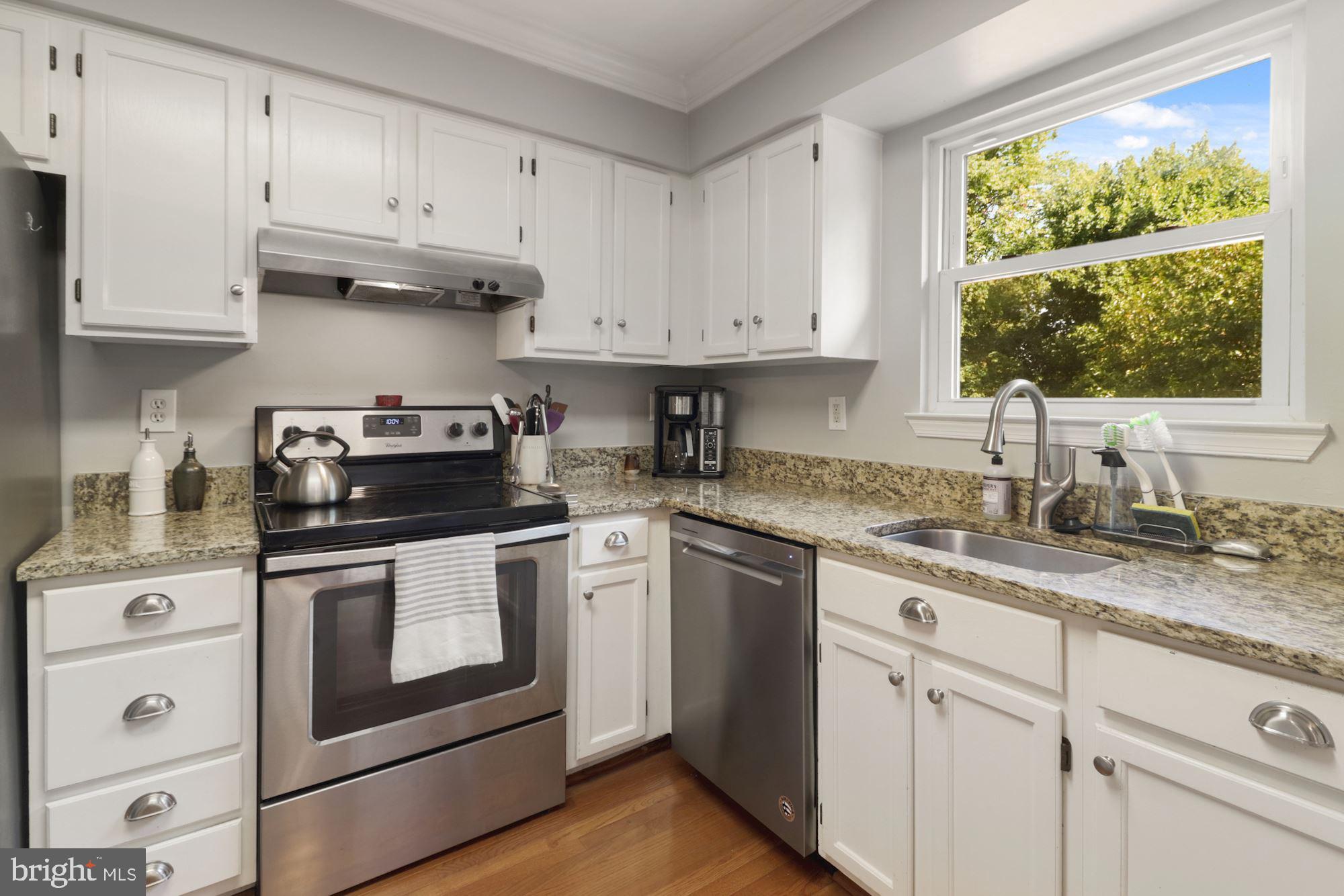 18 Winehurst Road Catonsville, MD 21228 - Photo 8 of 35 Updated kitchen with granite countertops