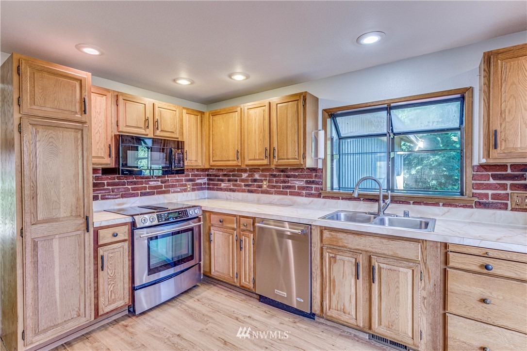 21821 3rd Avenue Southeast Bothell, WA 98021 - Photo 6 of 29