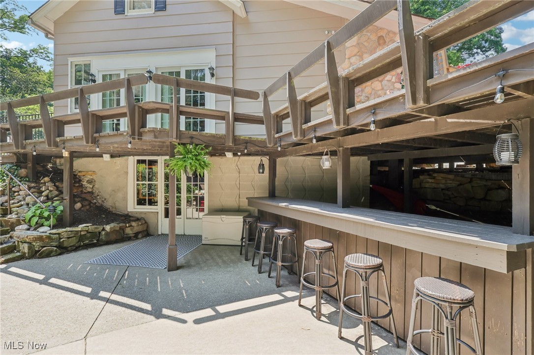 7629 Hopkins Road Mentor, OH 44060 - Photo 44 of 49 Main house - patio bar