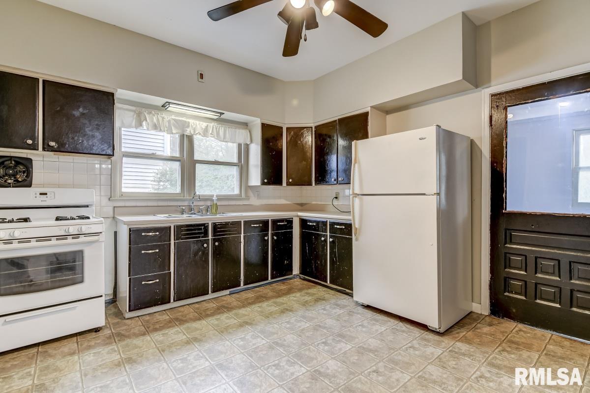 1135 West Edwards Street Springfield, IL 62704 - Photo 11 of 20 Gallery Image 11
