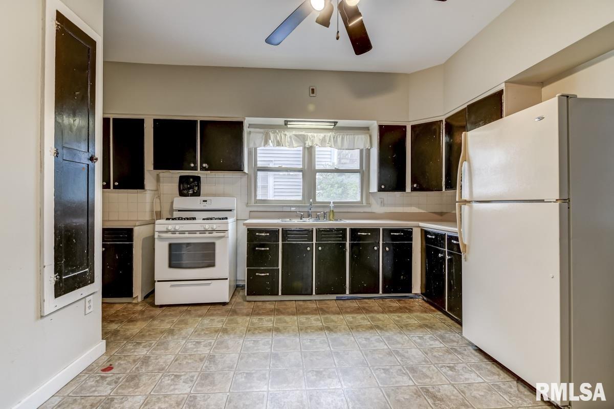 1135 West Edwards Street Springfield, IL 62704 - Photo 12 of 20 Gallery Image 12