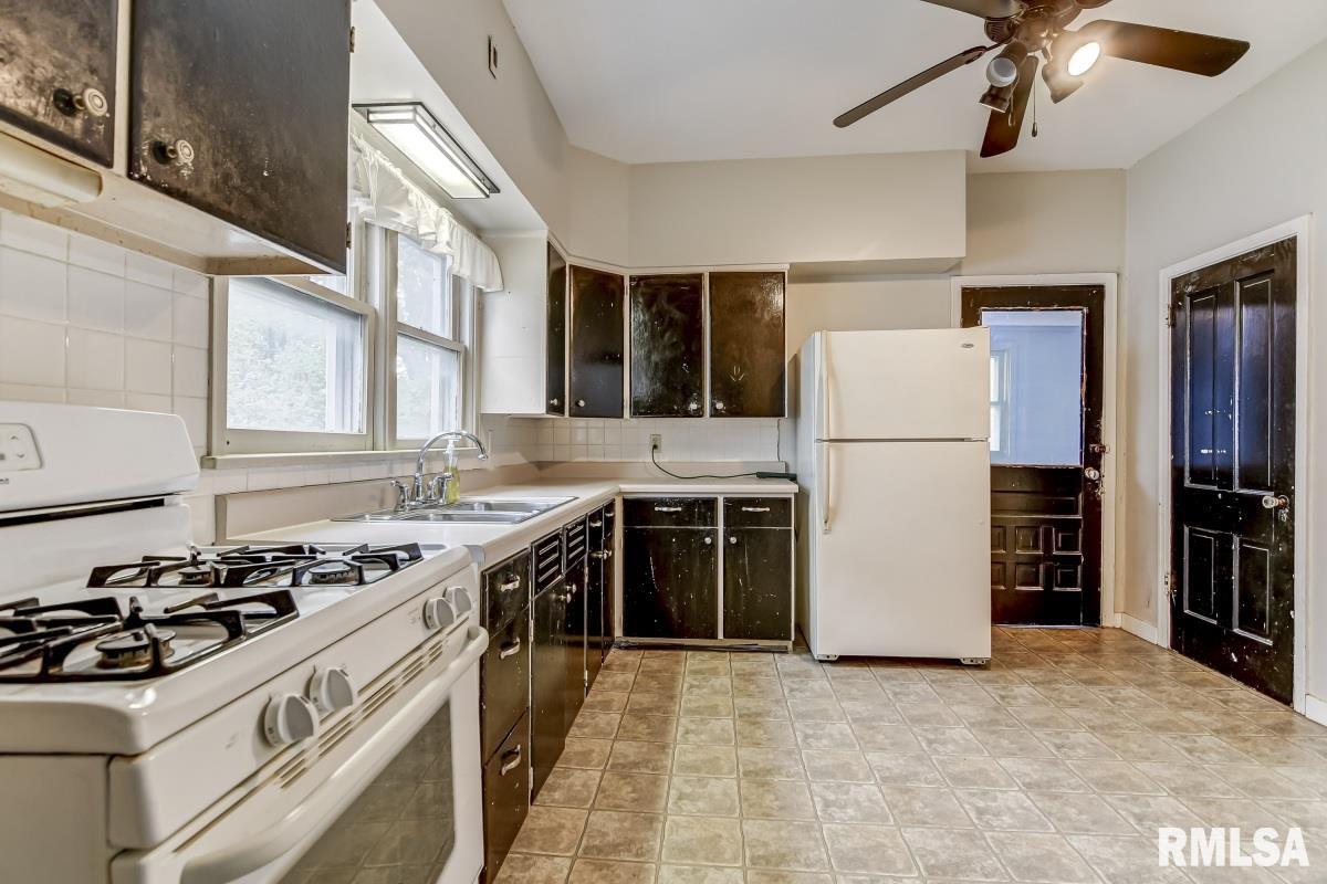 1135 West Edwards Street Springfield, IL 62704 - Photo 10 of 20 Gallery Image 10