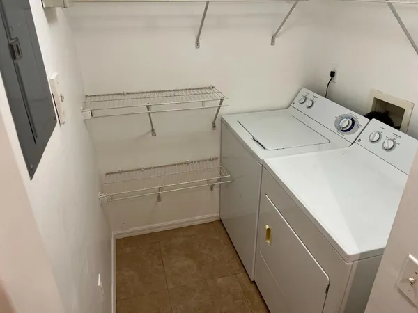 $1,900 | 913 Villa Circle, Boynton Beach, FL 33435
