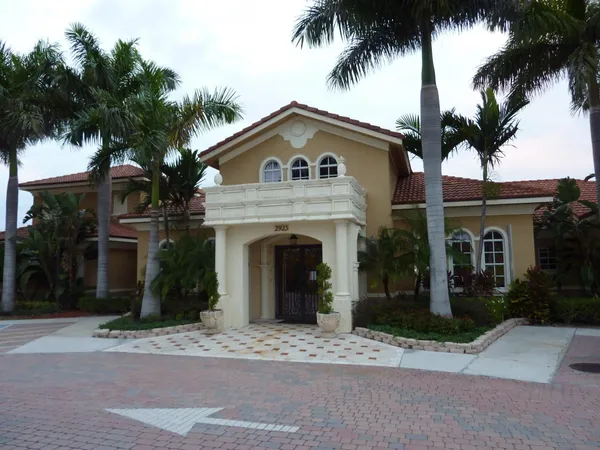 $1,900 | 913 Villa Circle, Boynton Beach, FL 33435