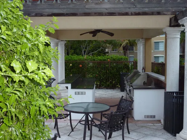 $1,900 | 913 Villa Circle, Boynton Beach, FL 33435