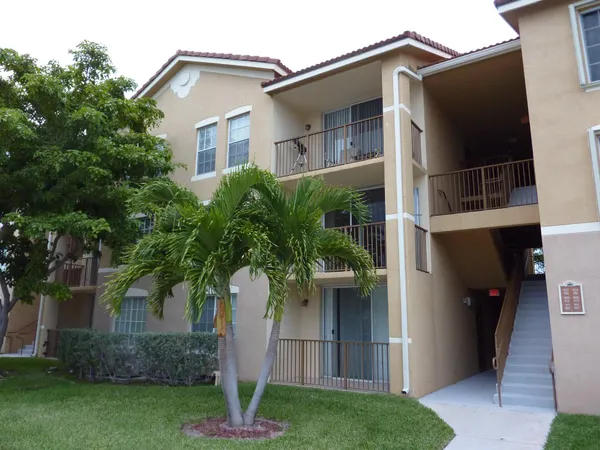 $1,900 | 913 Villa Circle, Boynton Beach, FL 33435