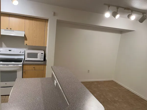 $1,900 | 913 Villa Circle, Boynton Beach, FL 33435