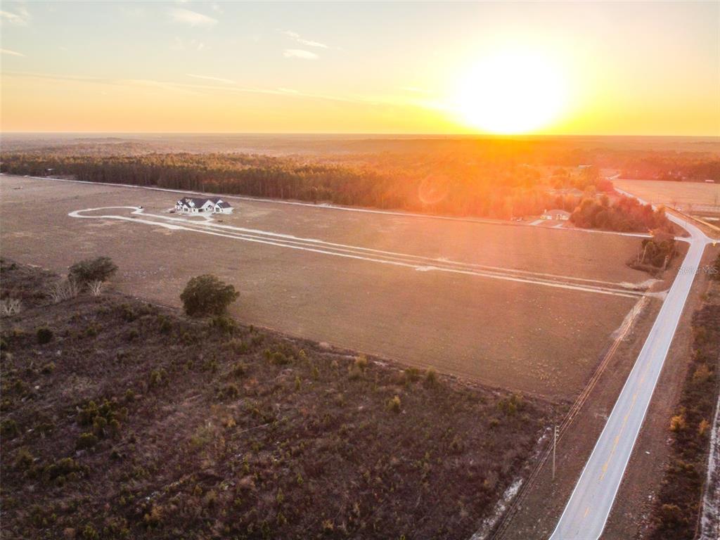11811 North Broad Street Brooksville, FL 34601 - Photo 5 of 16 a view of an ocean