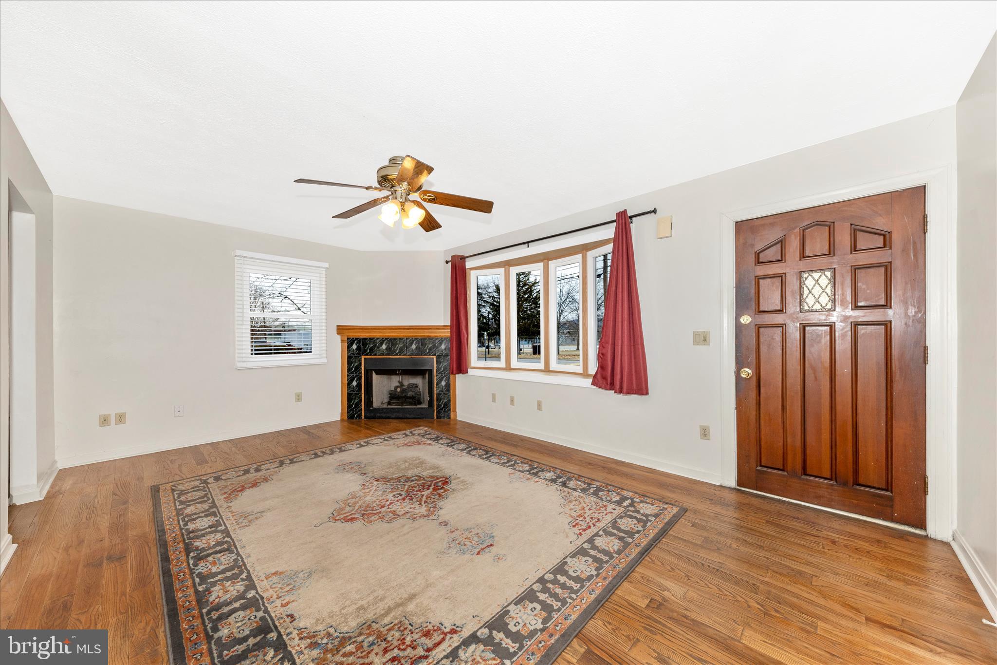 502 Military Road Frederick, MD 21702 - Photo 3 of 29 Living Room