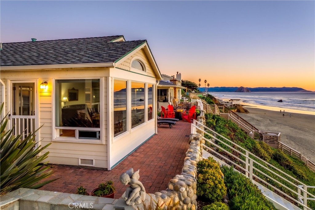 2850 Studio Drive Cayucos, CA 93430 - Photo 43 of 54 a view of a balcony with door