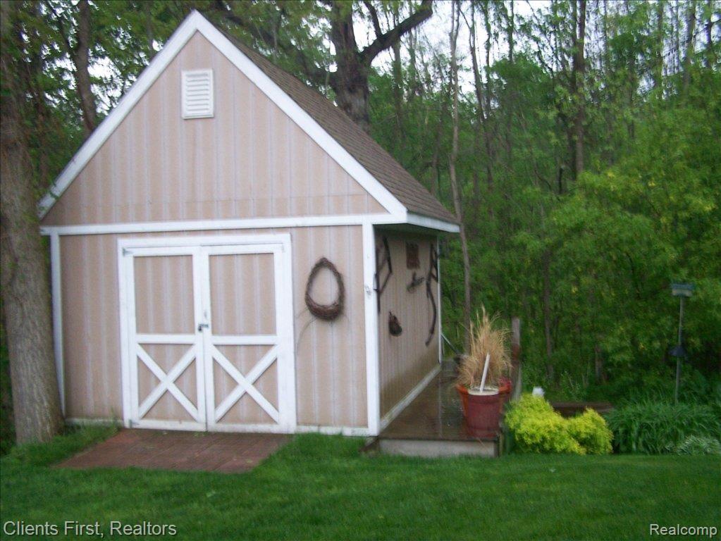 10295 Rama Court Clarkston, MI 48348 - Photo 12 of 15 Pics 012