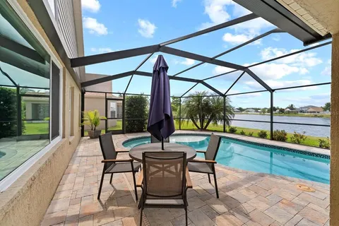 $550,000 | 735 Addison Drive Northeast, St. Petersburg, FL 33716