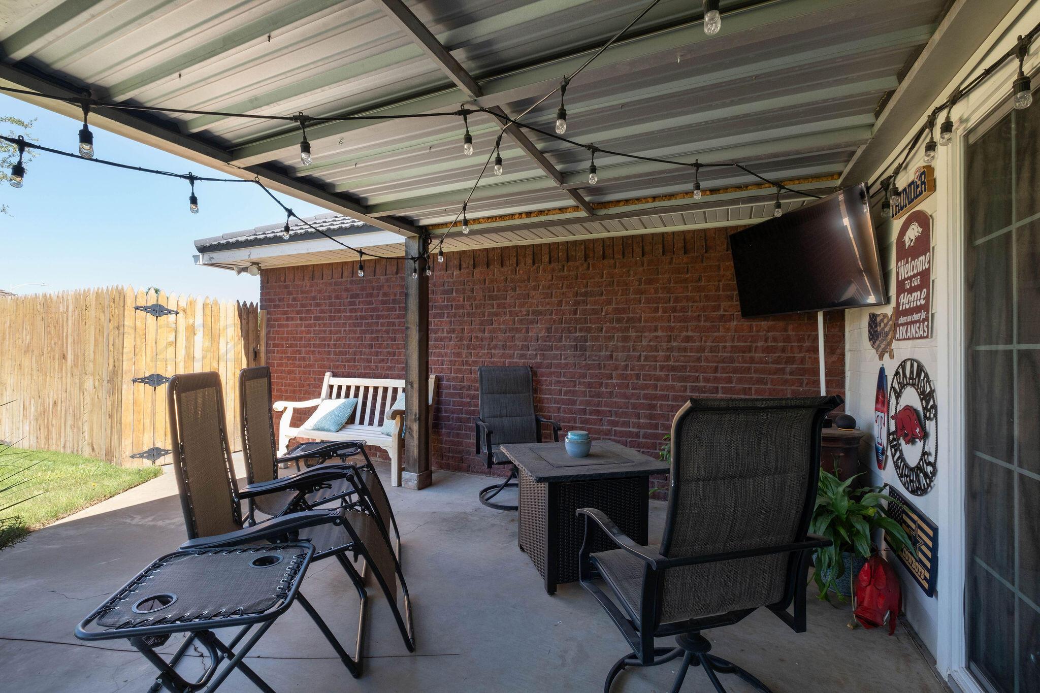 4400 Baltus Place Amarillo, TX 79121 - Photo 36 of 39 a view of a livingroom with lounge chair