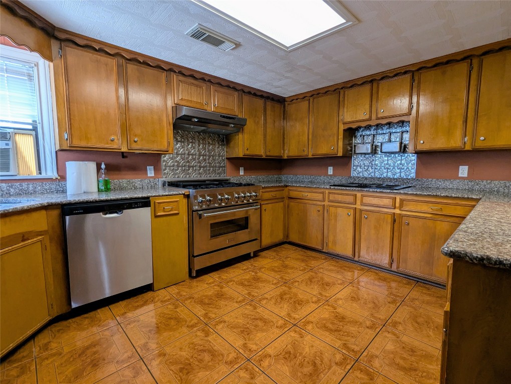 2654 Cos Street Liberty, TX 77575 - Photo 18 of 40