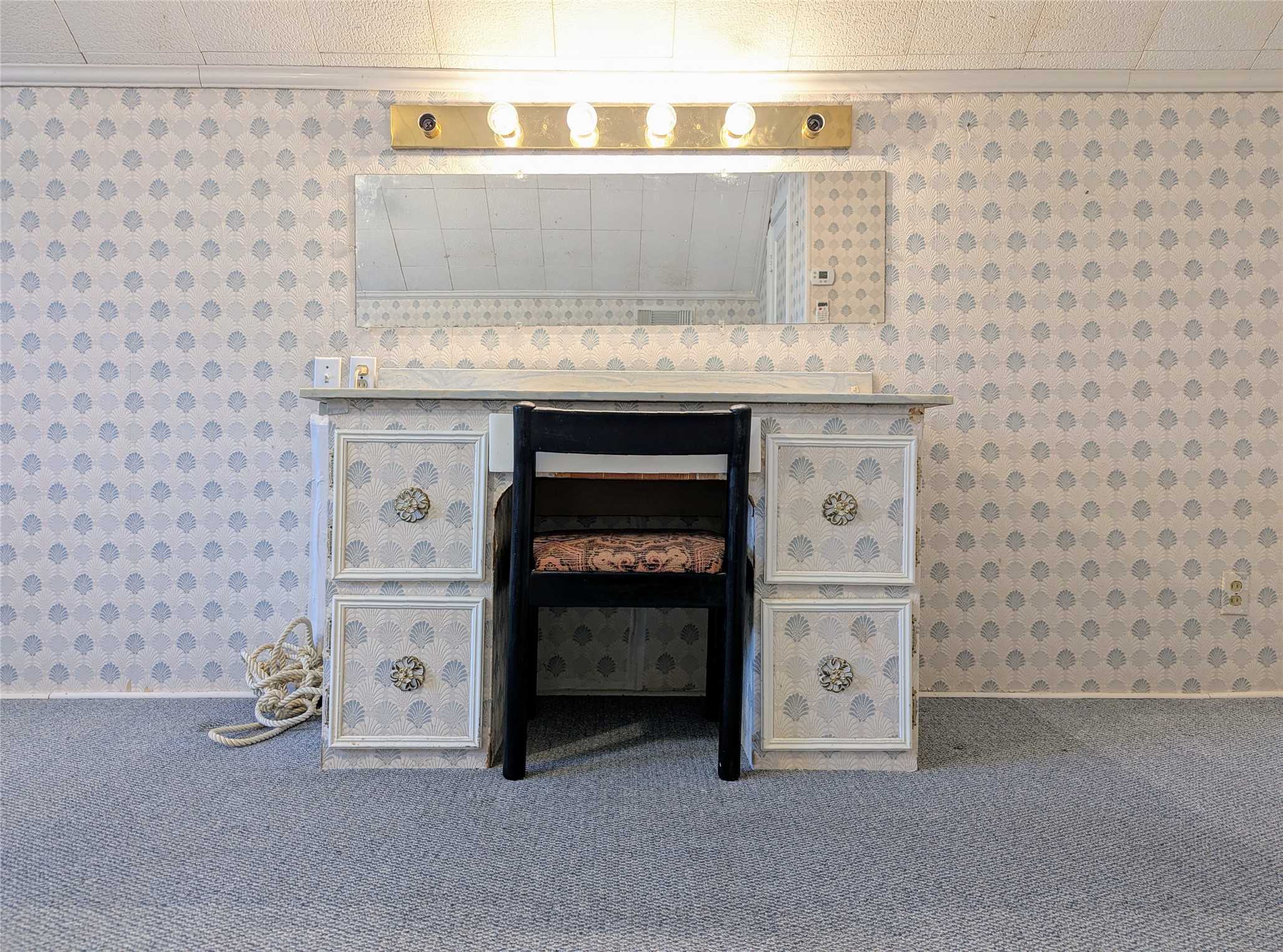 2654 Cos Street Liberty, TX 77575 - Photo 32 of 40 a room with a mirror