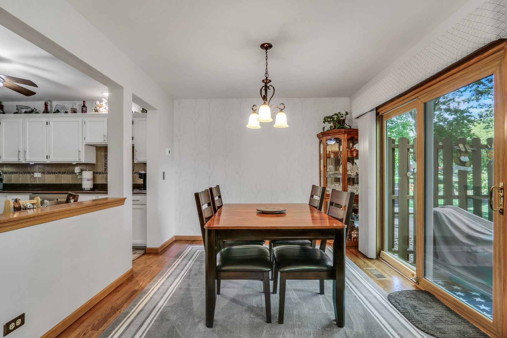 2101 Peach Tree Lane Algonquin, IL 60102 - Photo 9 of 24 a dining room with furniture and window