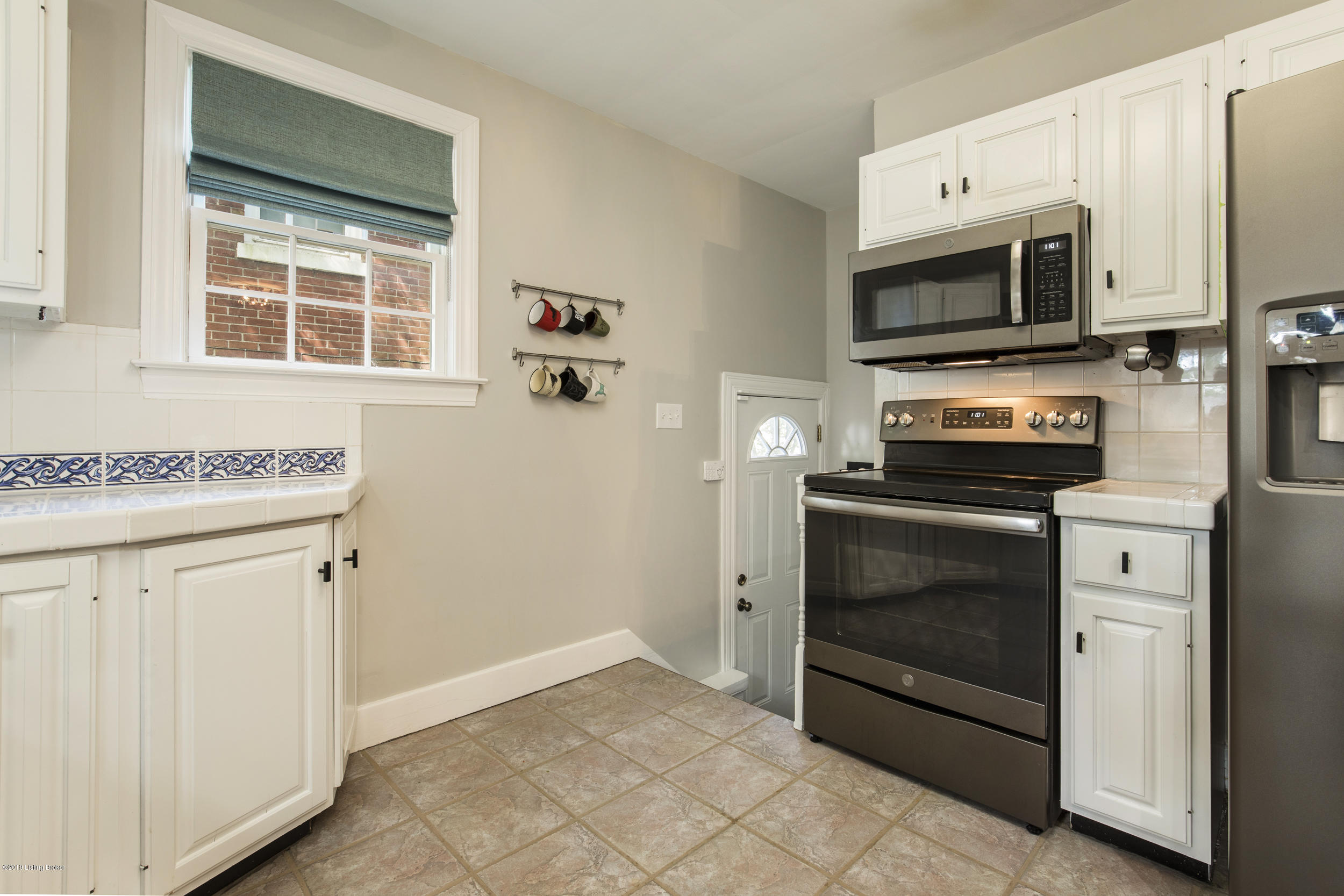 4102 Springhill Road Louisville, KY 40207 - Photo 13 of 41 All New Appliances