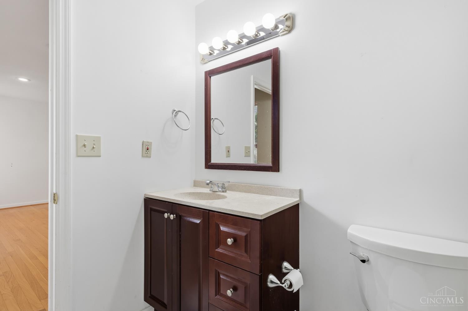 8280 Forest Road Cincinnati, OH 45255 - Photo 11 of 25