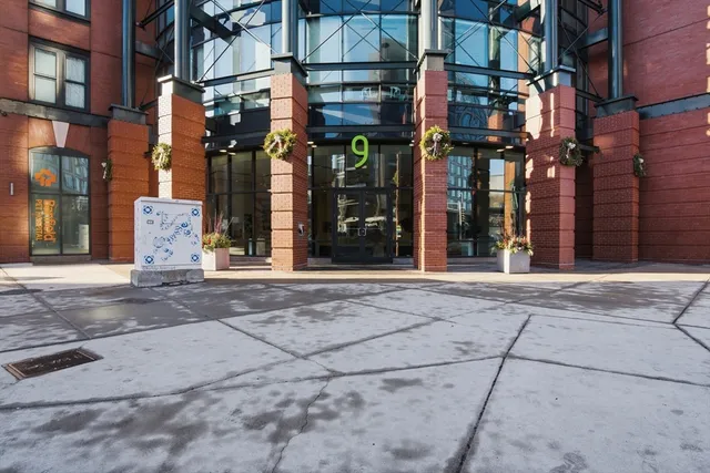 $3,800 | 9 West Broadway, Unit 415, Boston, MA 02127