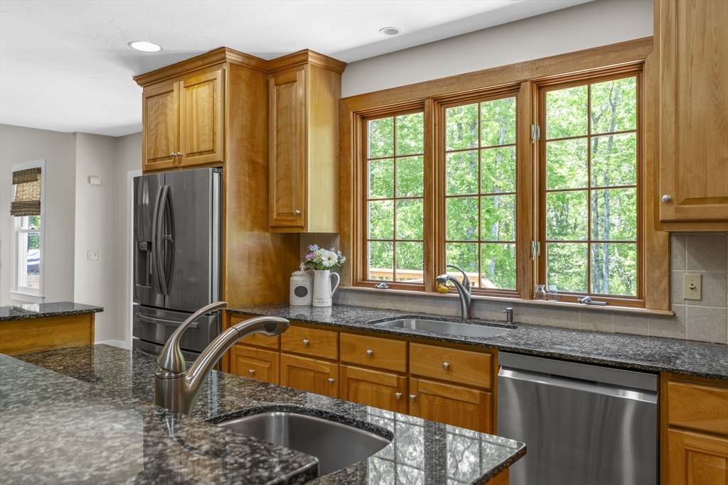 160 Quail Run Marshfield, MA 02050 - Photo 16 of 42