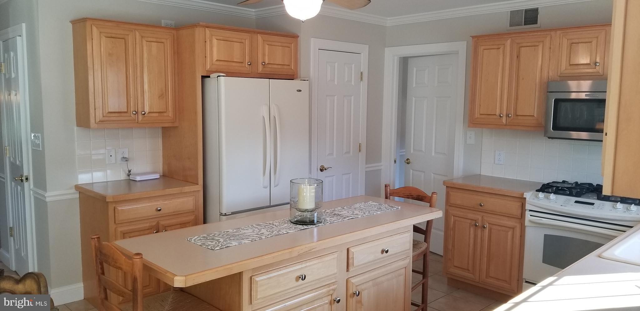 508 Augusta Drive West Sinking Spring, PA 19608 - Photo 9 of 25 Kitchen Center Island