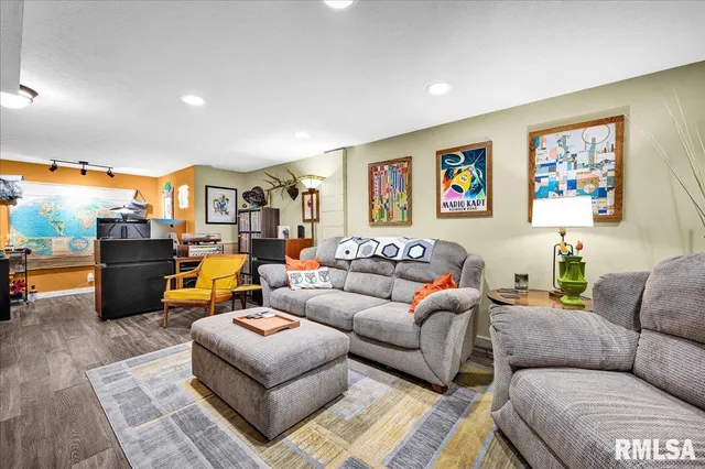 $174,900 | 1124 North Hushaw Avenue, Chillicothe, IL 61523