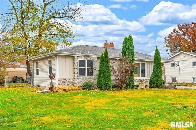 $174,900 | 1124 North Hushaw Avenue, Chillicothe, IL 61523