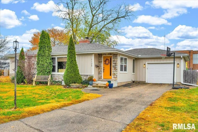 $174,900 | 1124 North Hushaw Avenue, Chillicothe, IL 61523