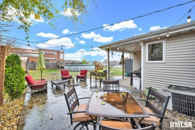 $174,900 | 1124 North Hushaw Avenue, Chillicothe, IL 61523