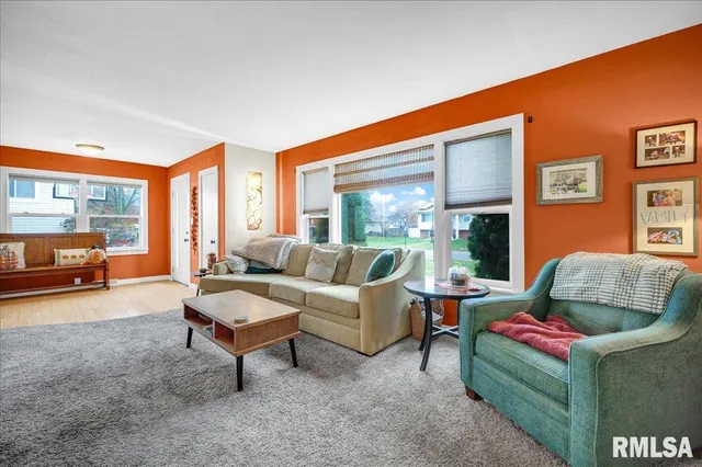 $174,900 | 1124 North Hushaw Avenue, Chillicothe, IL 61523