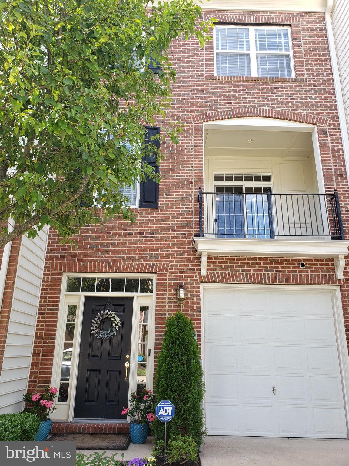 8120 Mississippi Road Laurel, MD 20724 - Photo 4 of 50 All brick front w/ balcony