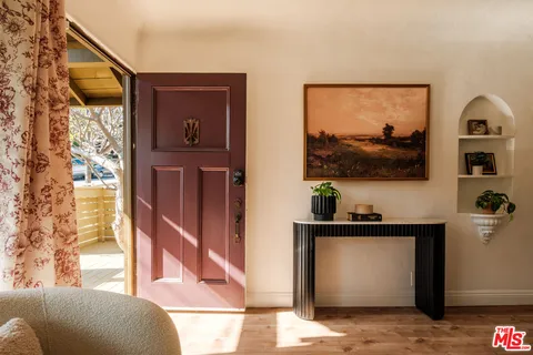 $999,000 | 643 North Vendome Street, Los Angeles, CA 90026