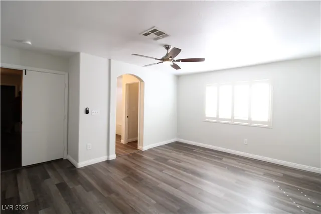 $2,490 | 301 Laguna Glen Drive, Henderson, NV 89014