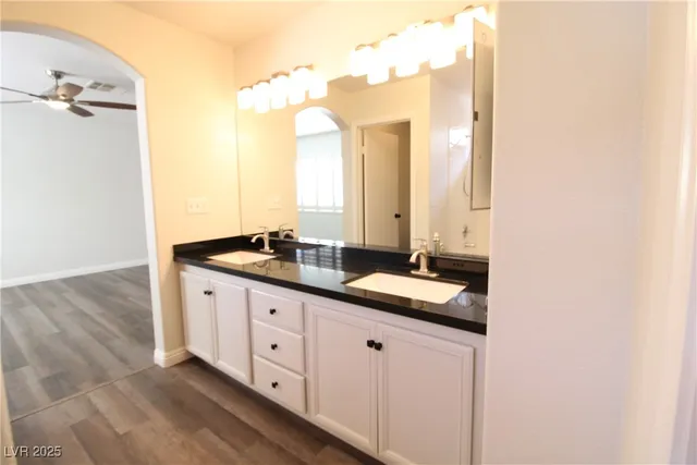 $2,490 | 301 Laguna Glen Drive, Henderson, NV 89014