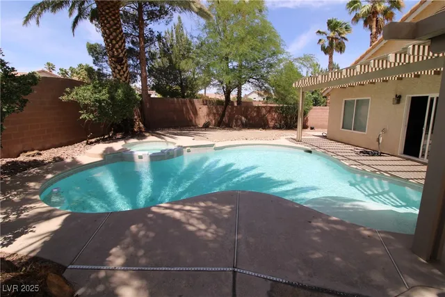 $2,490 | 301 Laguna Glen Drive, Henderson, NV 89014