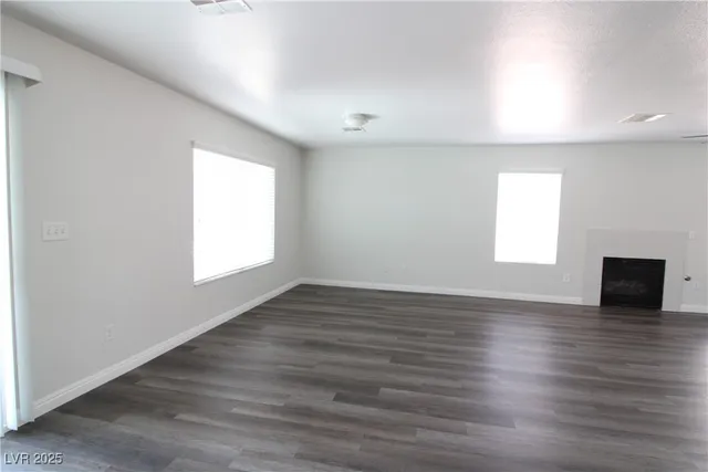 $2,490 | 301 Laguna Glen Drive, Henderson, NV 89014