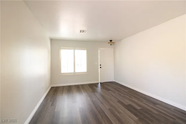 $2,490 | 301 Laguna Glen Drive, Henderson, NV 89014