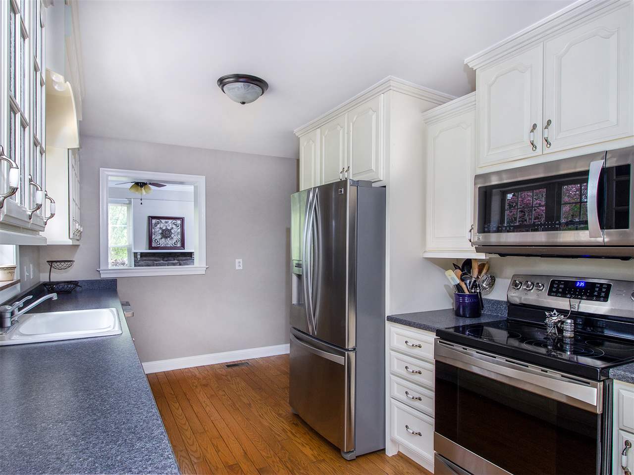 16 Oakwood Road Huntington, WV 25701 - Photo 9 of 32 Gallery Image 9
