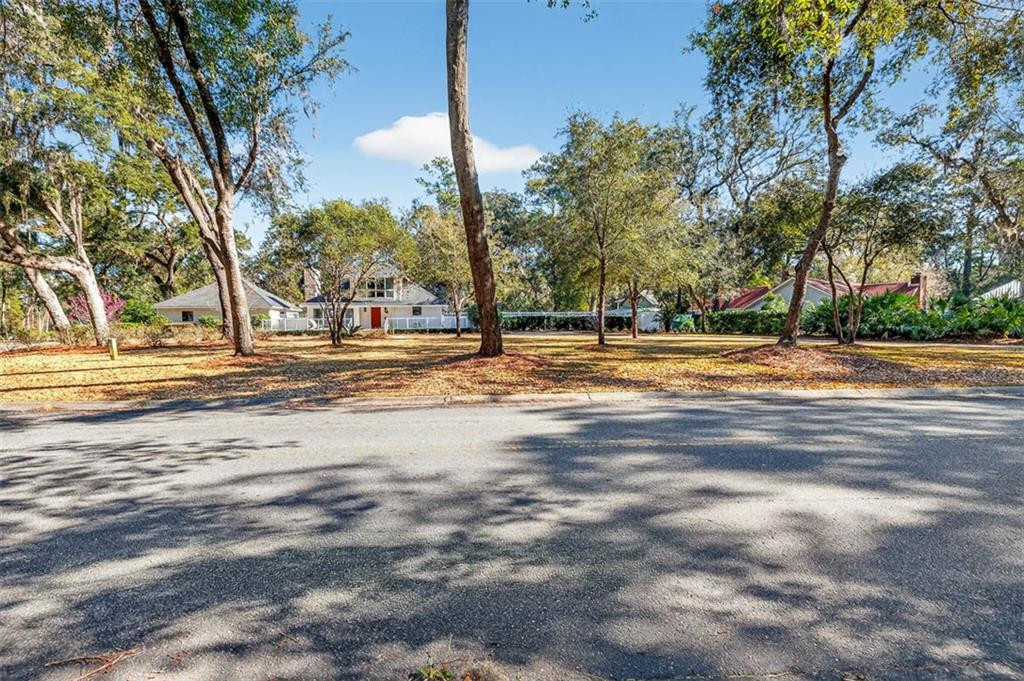 116 General Oglethorpe Road St. Simons Island, GA 31522 - Photo 2 of 46