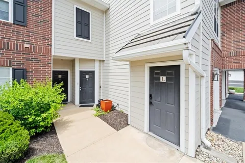 $269,000 | 11625 Tomahawk Creek Parkway, Unit L, Leawood, KS 66211