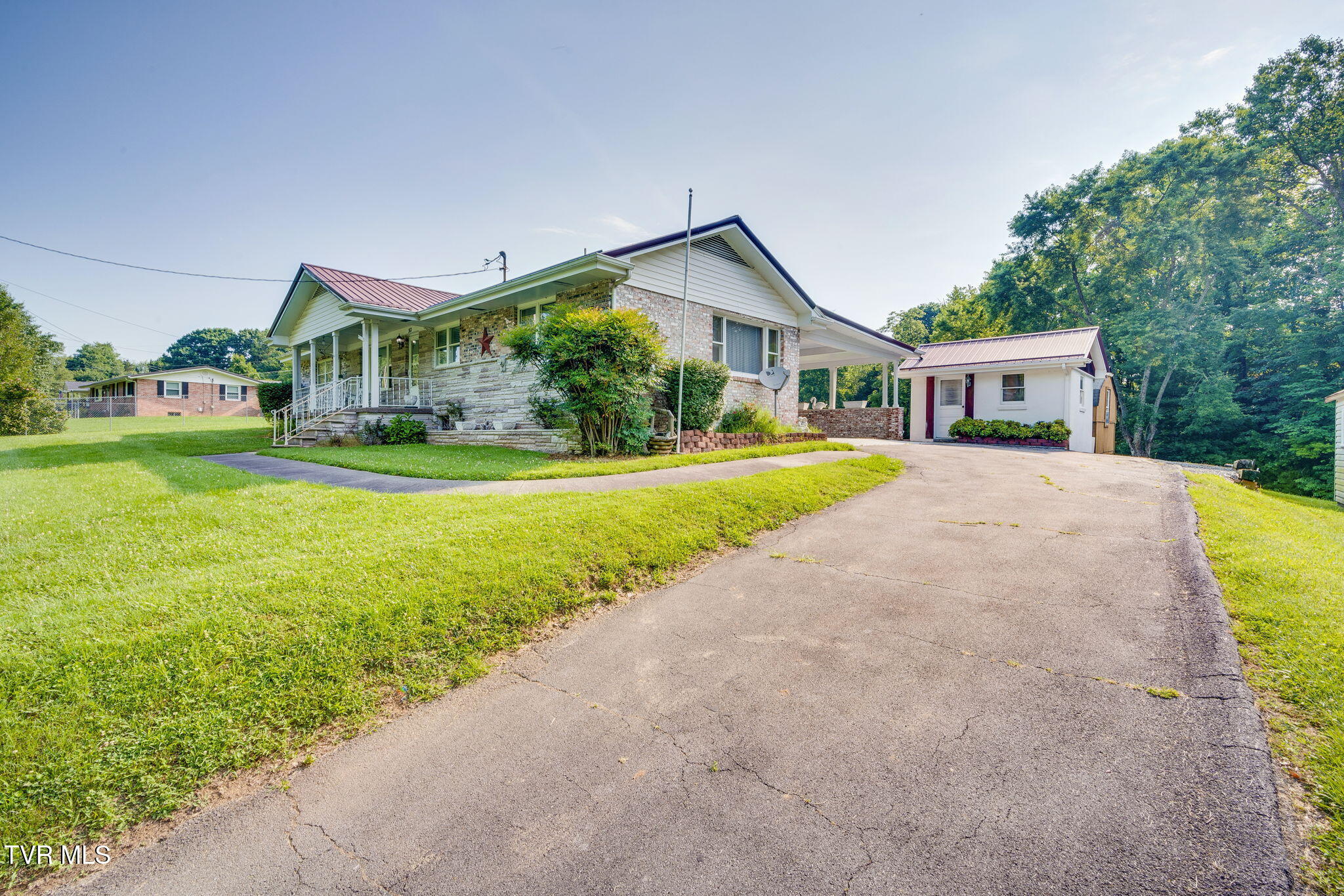 312 Packing House Road Kingsport, TN 37660 - Photo 3 of 30 003